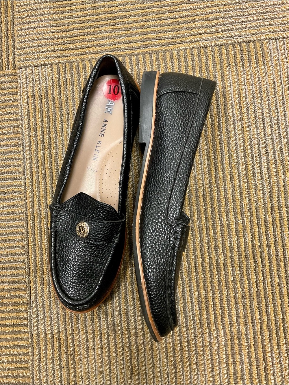 Anne Klein Black Pebbled Leather Penny Loafers with Gold Accent Sz 10M